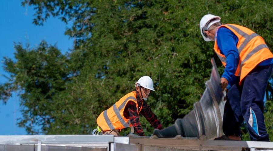 Professional gutter cleaning in Dunlap, TN